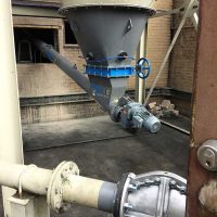 Hopper-screw conveyor