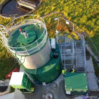 Lime slurry storage tank