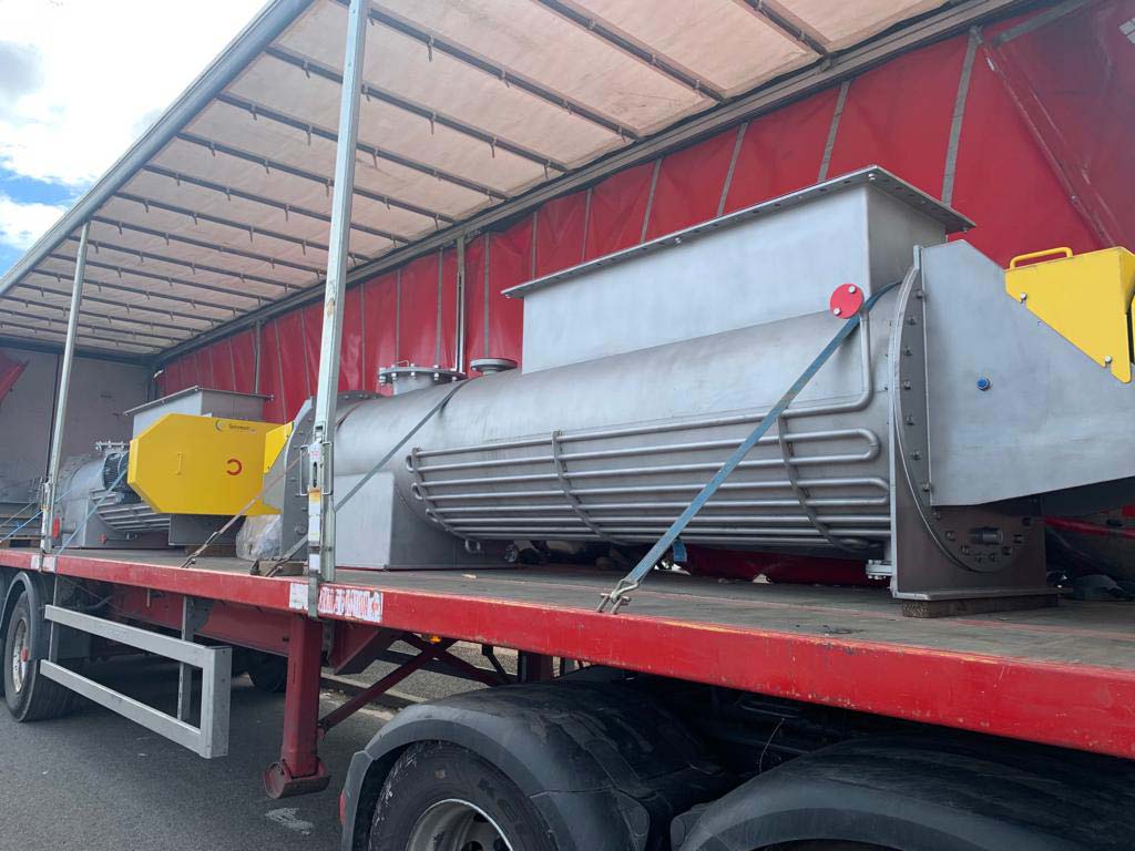 Loading of two Pressurised screw conveyors for Indian Oil - Spirotech Group UK